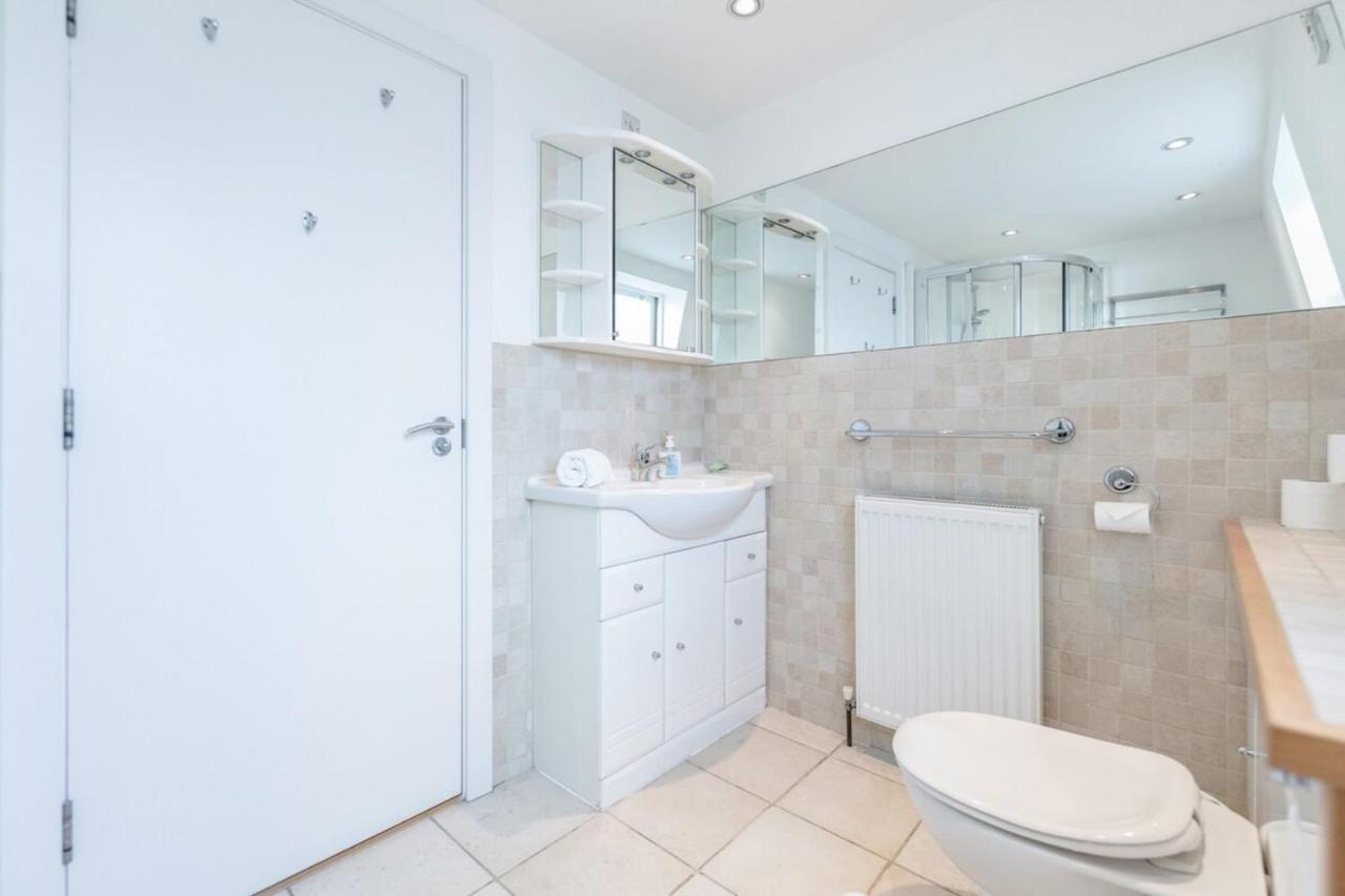 Beautiful 1 Bedroom Apartment In Victoria Londra Dış mekan fotoğraf